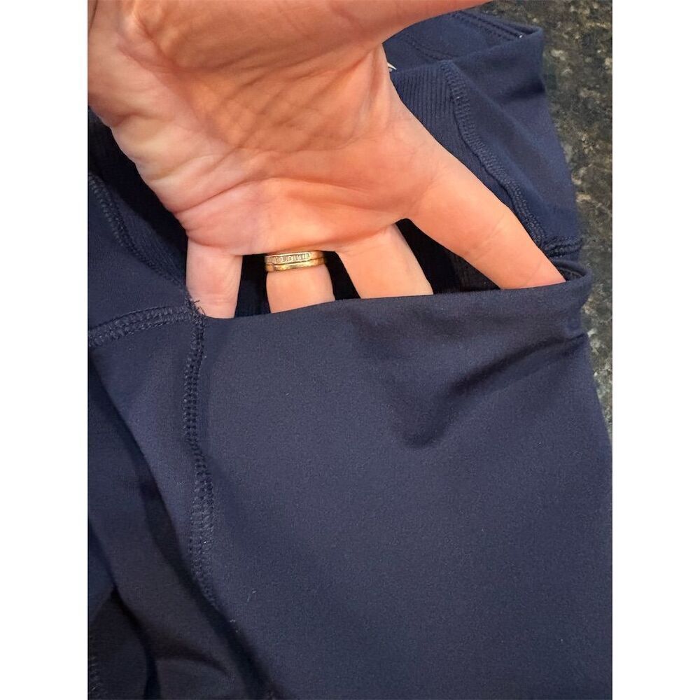 3/$15 Avia Women's Cropped Leggings Navy Blue Size L with Side Pockets - Picture 10 of 11